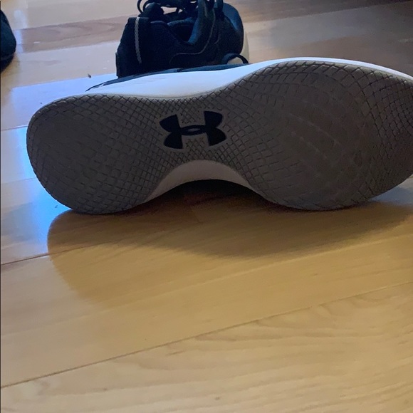Under Armour sneakers. Size 7.5 - Picture 5 of 5
